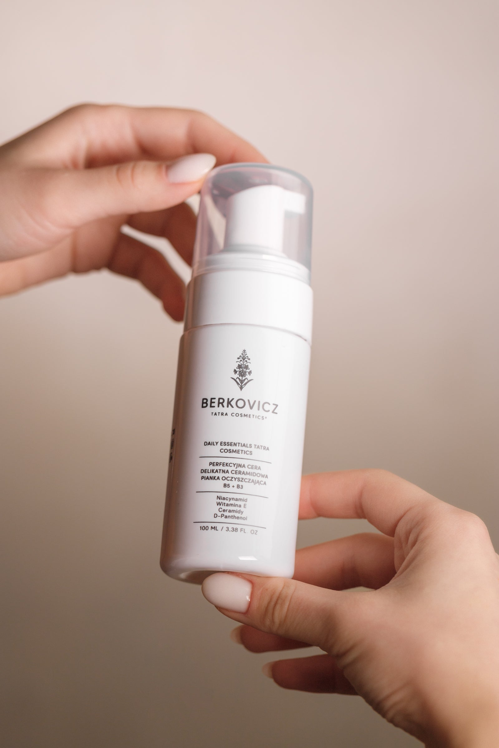 Pianka Perfekcyjna Cera delikatna ceramidowa pianka oczyszczająca